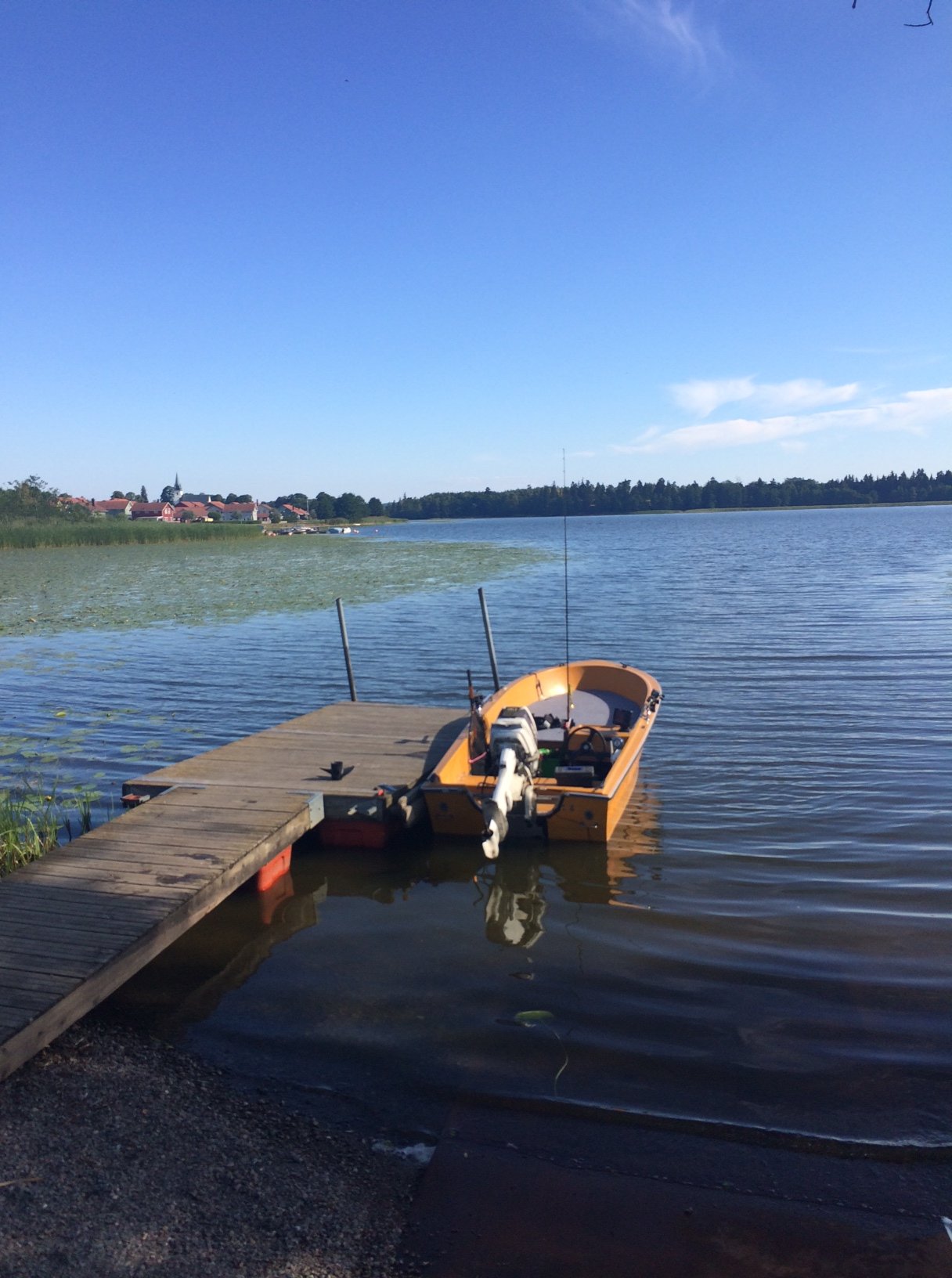Rampen i Gnesta med Jakobs fina Vator 14 och reservprop