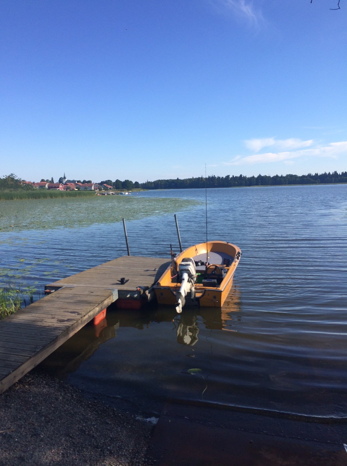 Rampen i Gnesta med Jakobs fina Vator 14 och reservprop