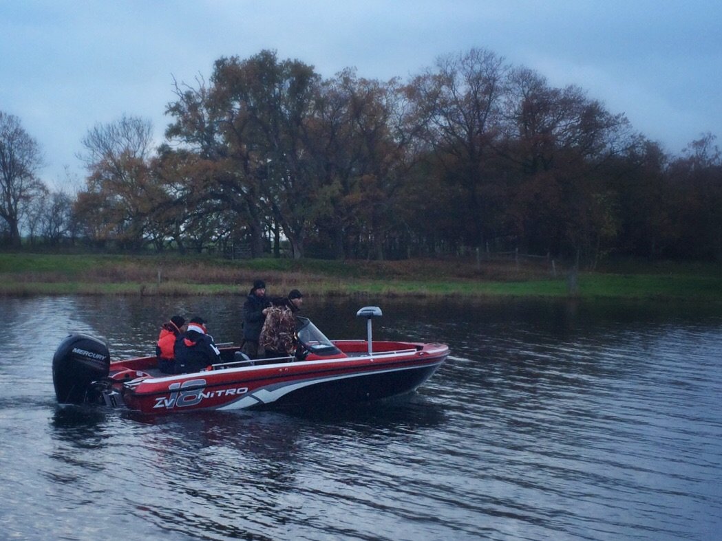 Mojoboats har en Nitro för hyra där nere också. Såg riktigt trevlig u